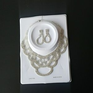 Brand new Necklace set